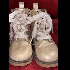 Gold zip up toddler boots!